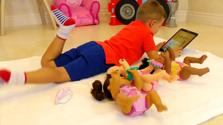 ماجراهای دیانا و روما - عروسک های فضول و روما